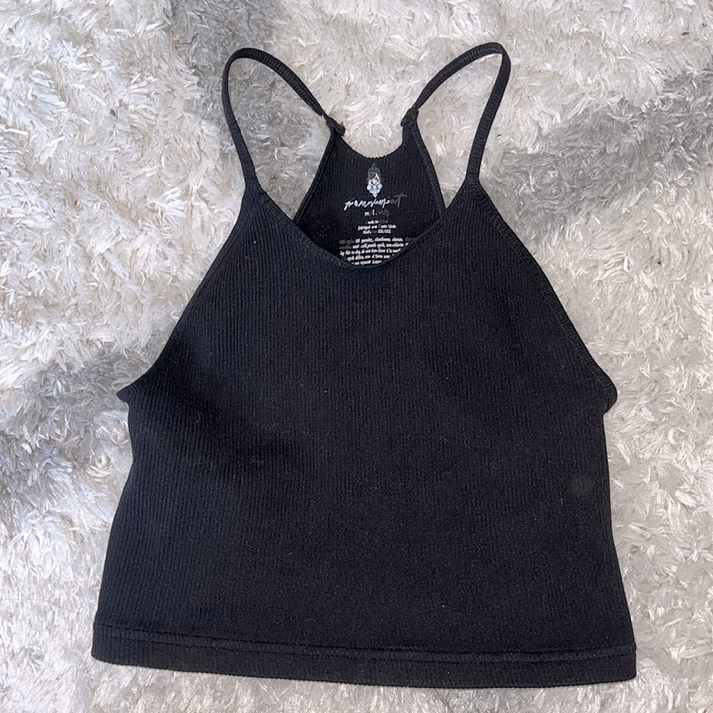 black cropped tank top!